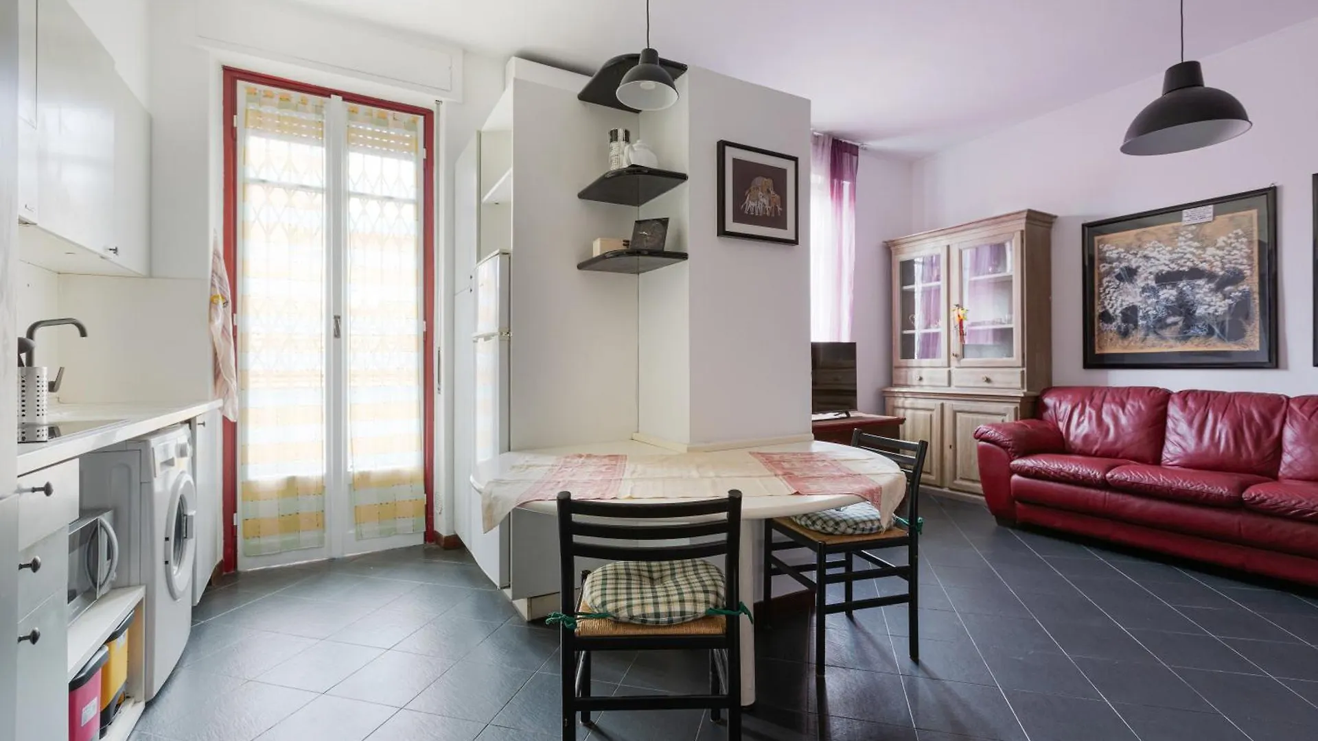 Apartment De Angeli M1 - Colorful Studio With Balcony! Milan Italy