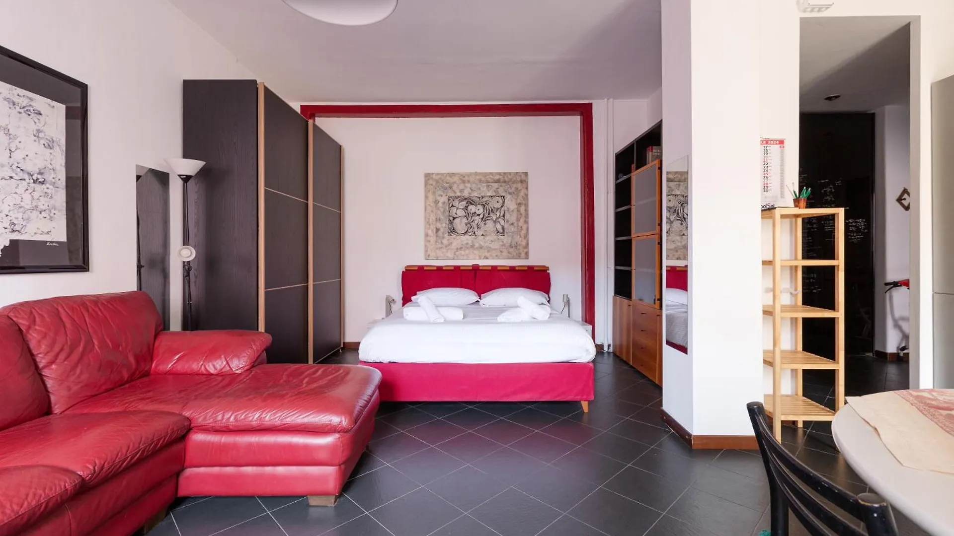De Angeli M1 - Colorful Studio With Balcony! Milan